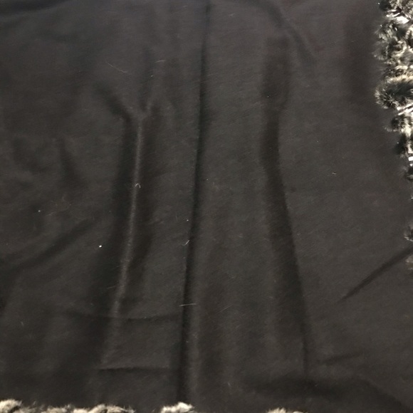 Neiman Marcus Wool Cape with fur trim - Picture 6 of 6